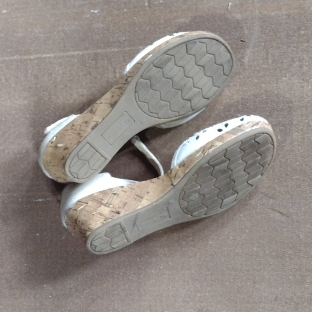Shoes - Picture 2 of 3